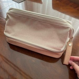 BEIS DOPP KIT IN BEIGE